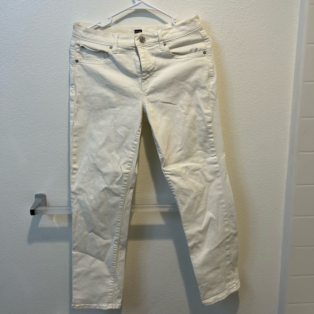 Gap white jeans !!